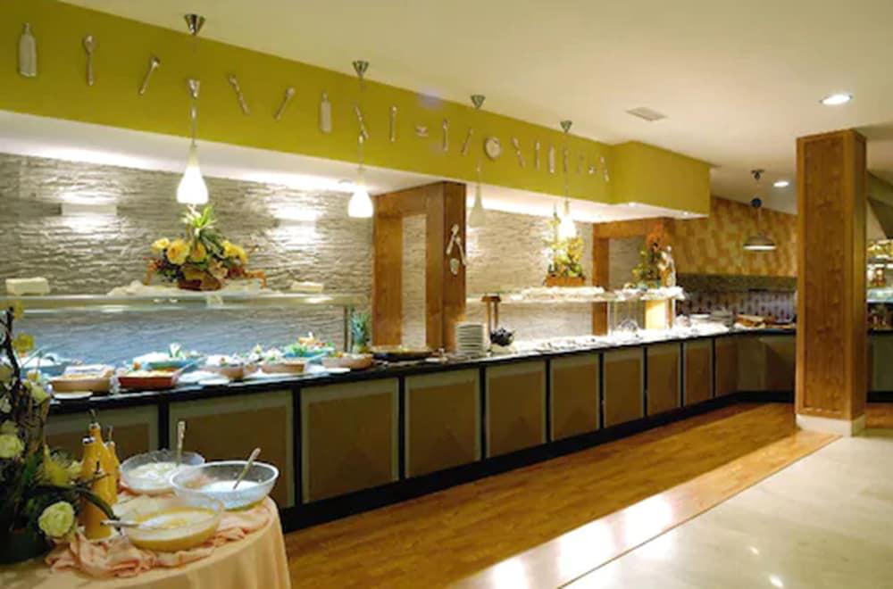 Evenia Olympic Palace Lloret de Mar Exterior photo