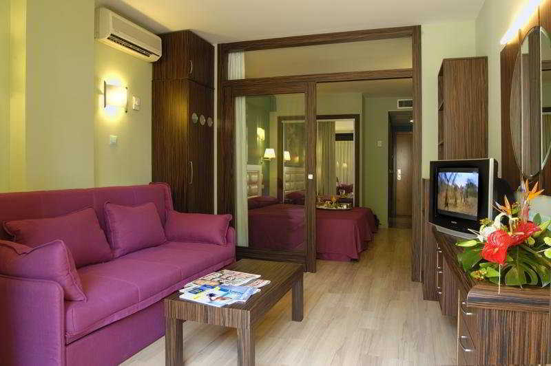 Evenia Olympic Palace Lloret de Mar Exterior photo