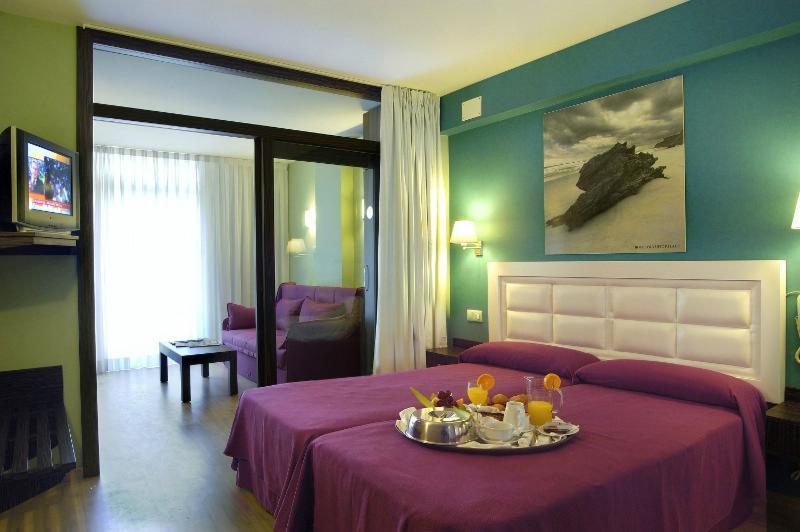 Evenia Olympic Palace Lloret de Mar Exterior photo